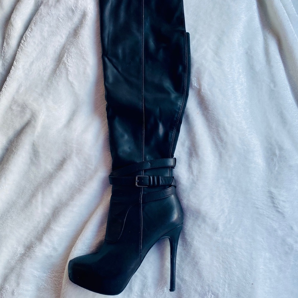 Platform high heel boots !